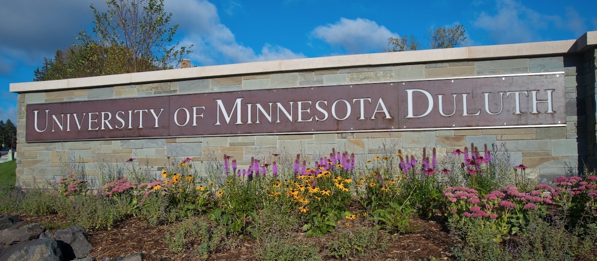Sign at entrance to the University of Minnesota Duluth 